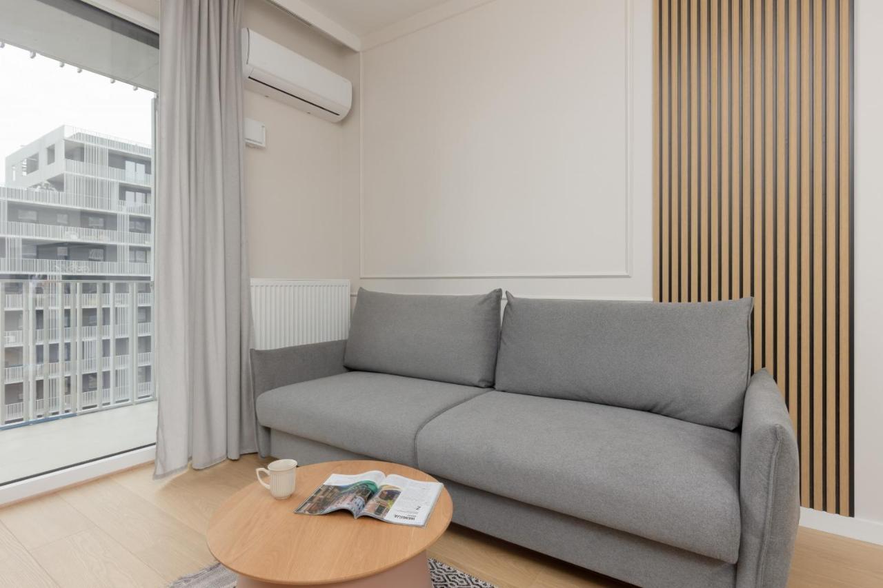 Wola Spacious Flat With Air Conditioning & Balcony By Noclegi Renters Warschau Exterior foto